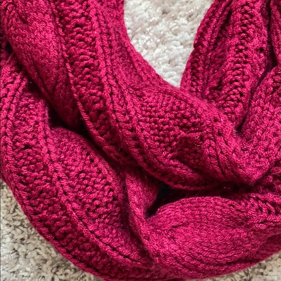 NY&co infinity scarf - Picture 4 of 4